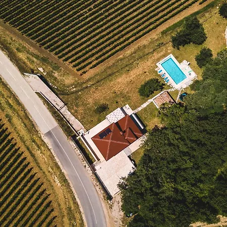 别墅 Kanedolo Momjan