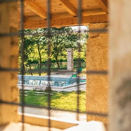 Kanedolo Vila