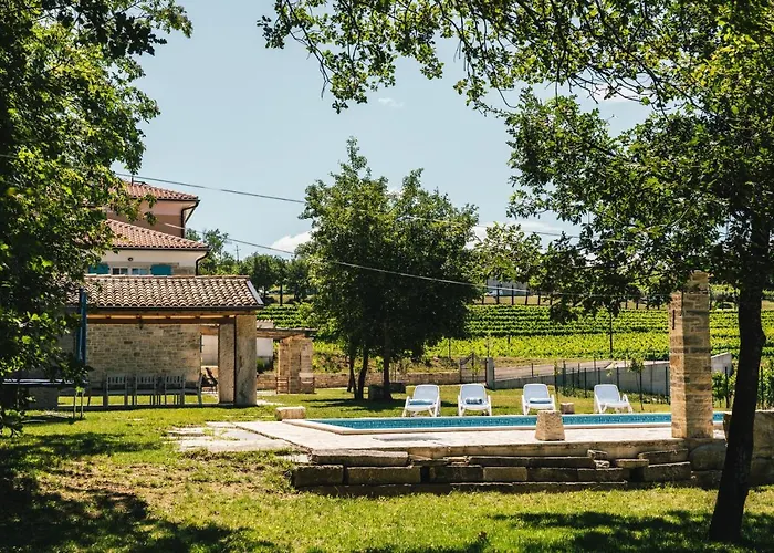 Kanedolo Villa *