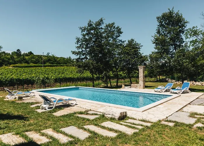Kanedolo Villa *